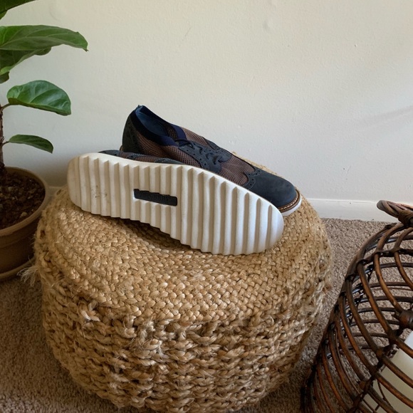 Athletic casual dockers wingtip - Picture 3 of 5